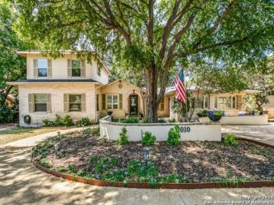 Home For Sale in Terrell Hills, Texas