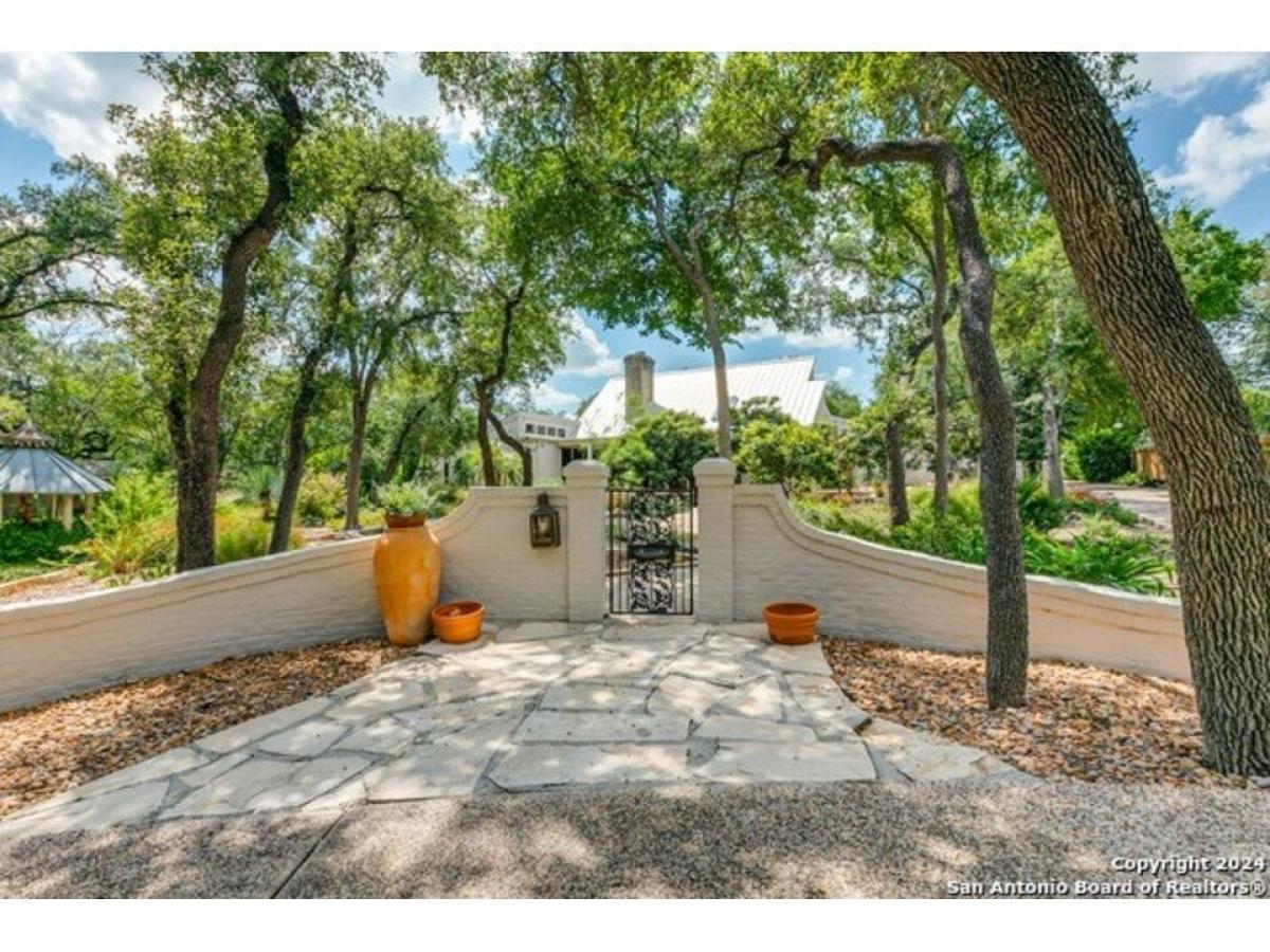 Picture of Home For Sale in San Antonio, Texas, United States