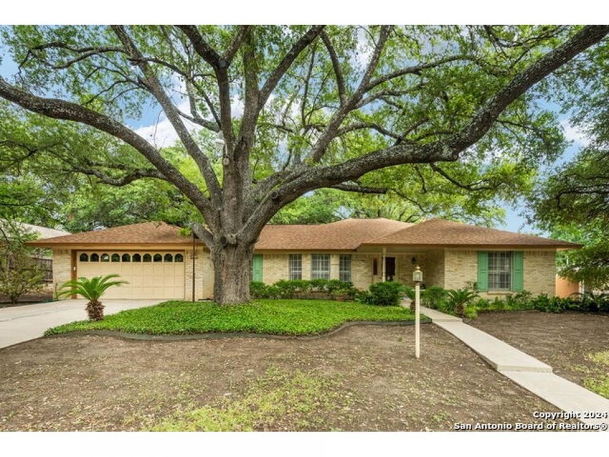 Picture of Home For Sale in Castle Hills, Texas, United States