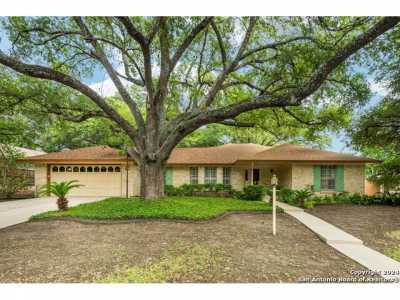 Home For Sale in Castle Hills, Texas