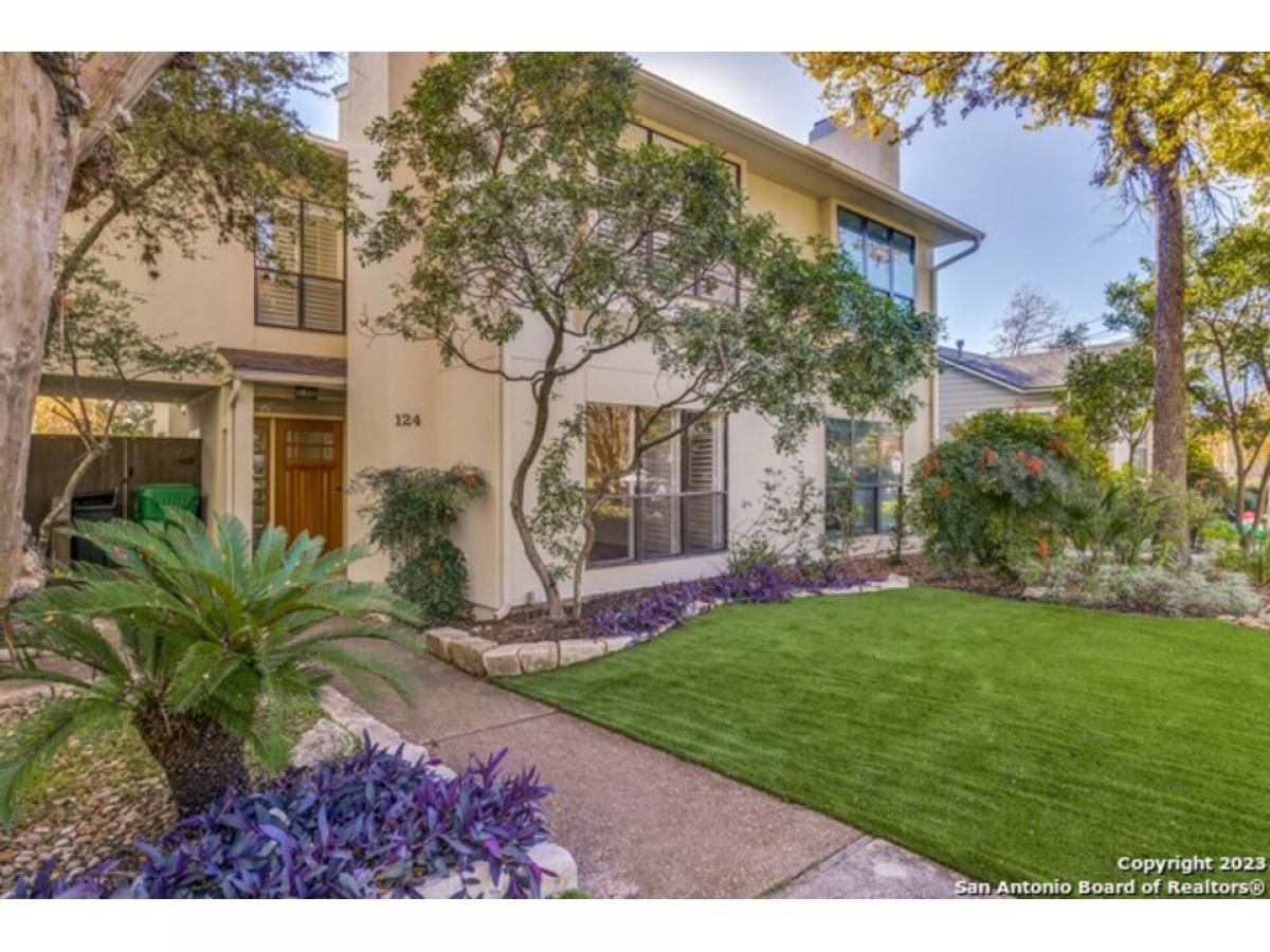 Picture of Home For Sale in Alamo Heights, Texas, United States