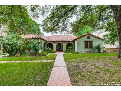 Home For Sale in Olmos Park, Texas