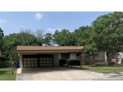 Home For Sale in Kirby, Texas