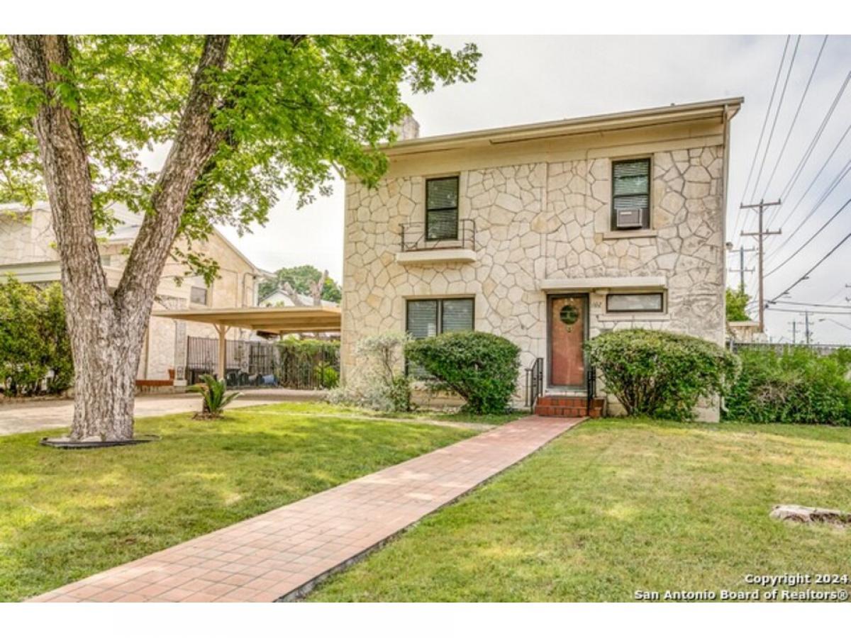 Picture of Home For Sale in Olmos Park, Texas, United States