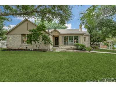 Home For Sale in Alamo Heights, Texas