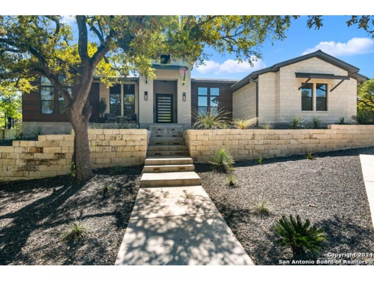 Picture of Home For Sale in Fair Oaks Ranch, Texas, United States