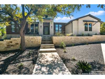 Home For Sale in Fair Oaks Ranch, Texas