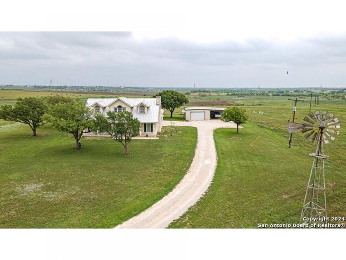 Picture of Home For Sale in Seguin, Texas, United States