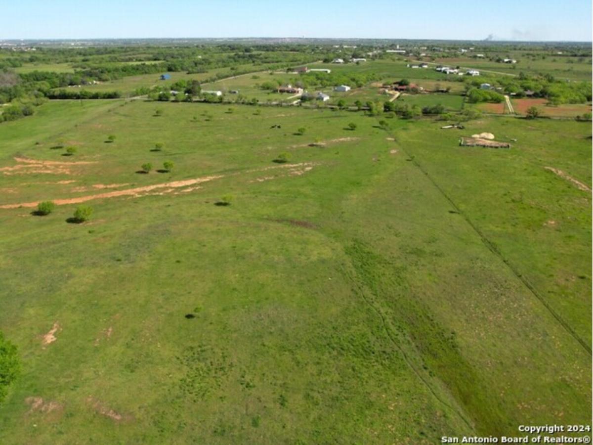 Picture of Residential Land For Sale in Saint Hedwig, Texas, United States