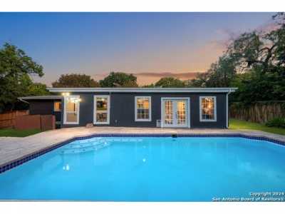 Home For Sale in Terrell Hills, Texas