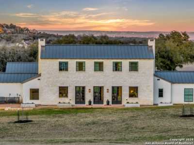 Home For Sale in Fredericksburg, Texas