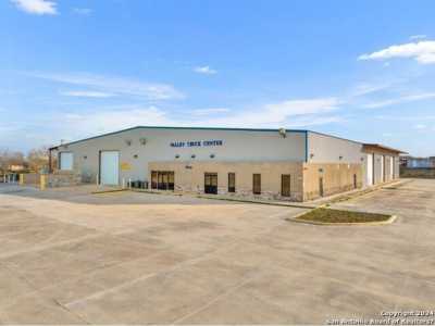 Home For Sale in Cotulla, Texas