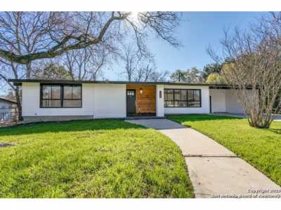 Home For Sale in Terrell Hills, Texas