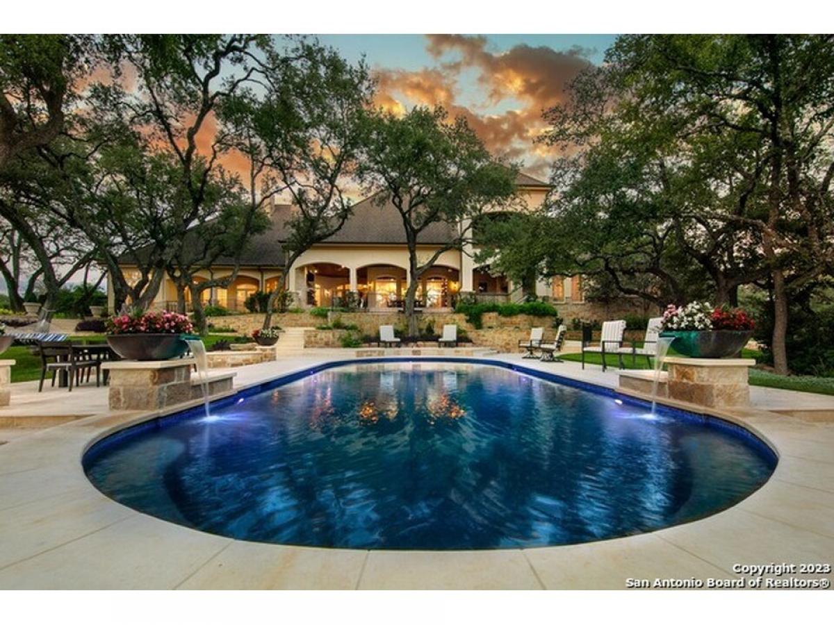 Picture of Home For Sale in Hill Country Village, Texas, United States