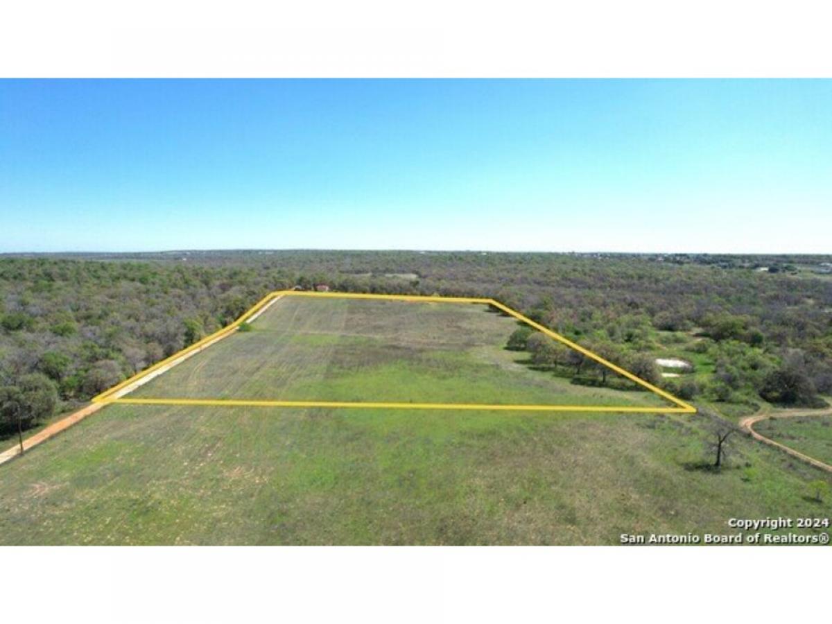 Picture of Residential Land For Sale in La Vernia, Texas, United States