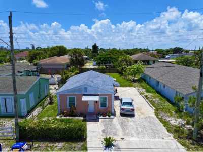 Home For Sale in Riviera Beach, Florida