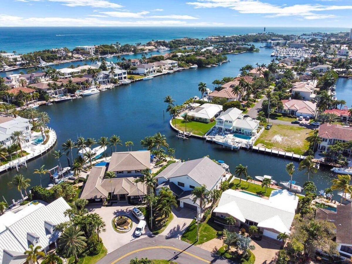 Picture of Home For Sale in Lighthouse Point, Florida, United States