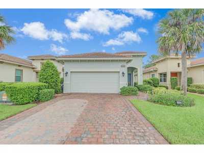 Home For Sale in Saint Lucie West, Florida