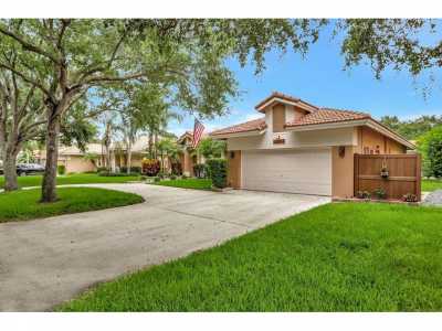 Home For Sale in Coconut Creek, Florida