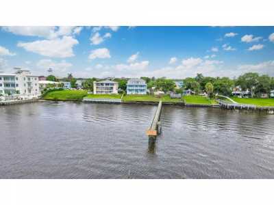 Home For Sale in Stuart, Florida