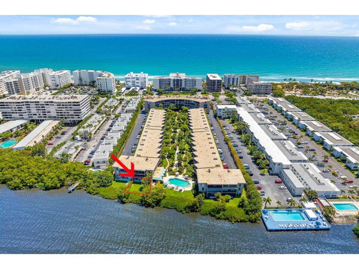 Picture of Home For Sale in South Palm Beach, Florida, United States