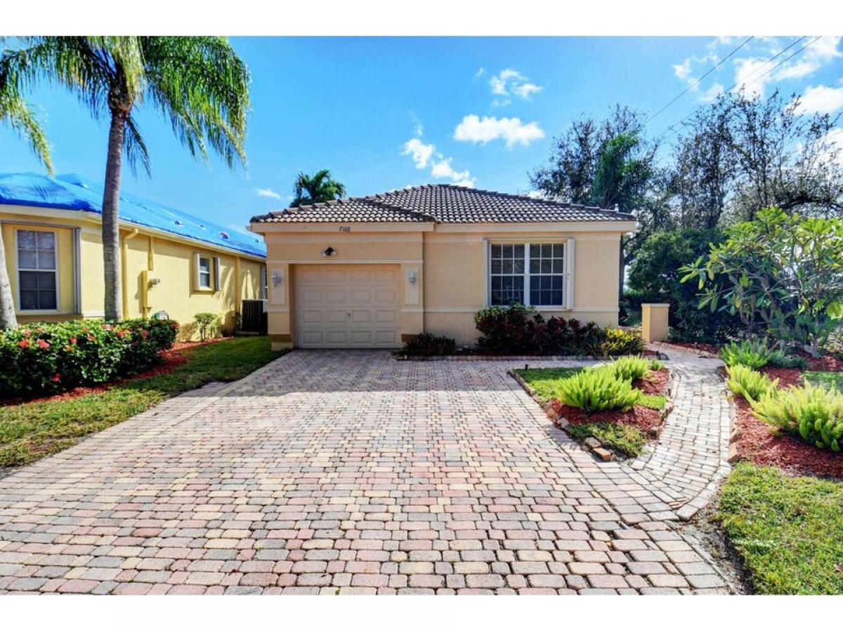 Picture of Home For Sale in Delray Beach, Florida, United States