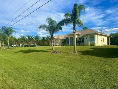 Home For Rent in Loxahatchee, Florida