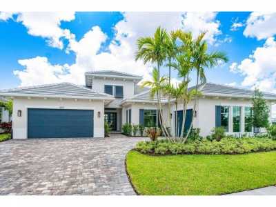 Home For Sale in Palm Beach Gardens, Florida