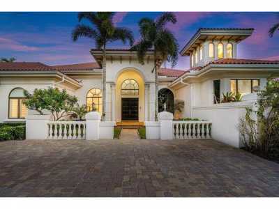 Home For Sale in Palm Beach Gardens, Florida