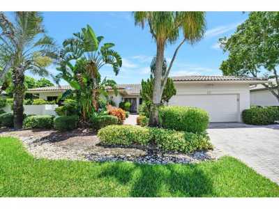 Home For Sale in Boynton Beach, Florida