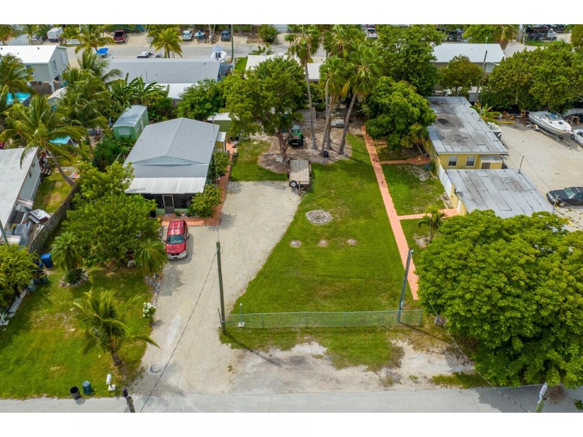 Picture of Residential Land For Sale in Marathon, Florida, United States