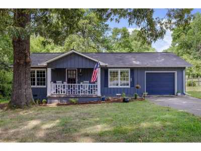 Home For Sale in Tunnel Hill, Georgia