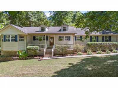 Home For Sale in Trenton, Georgia