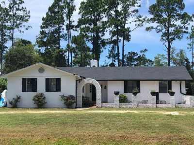 Home For Sale in Carrabelle, Florida