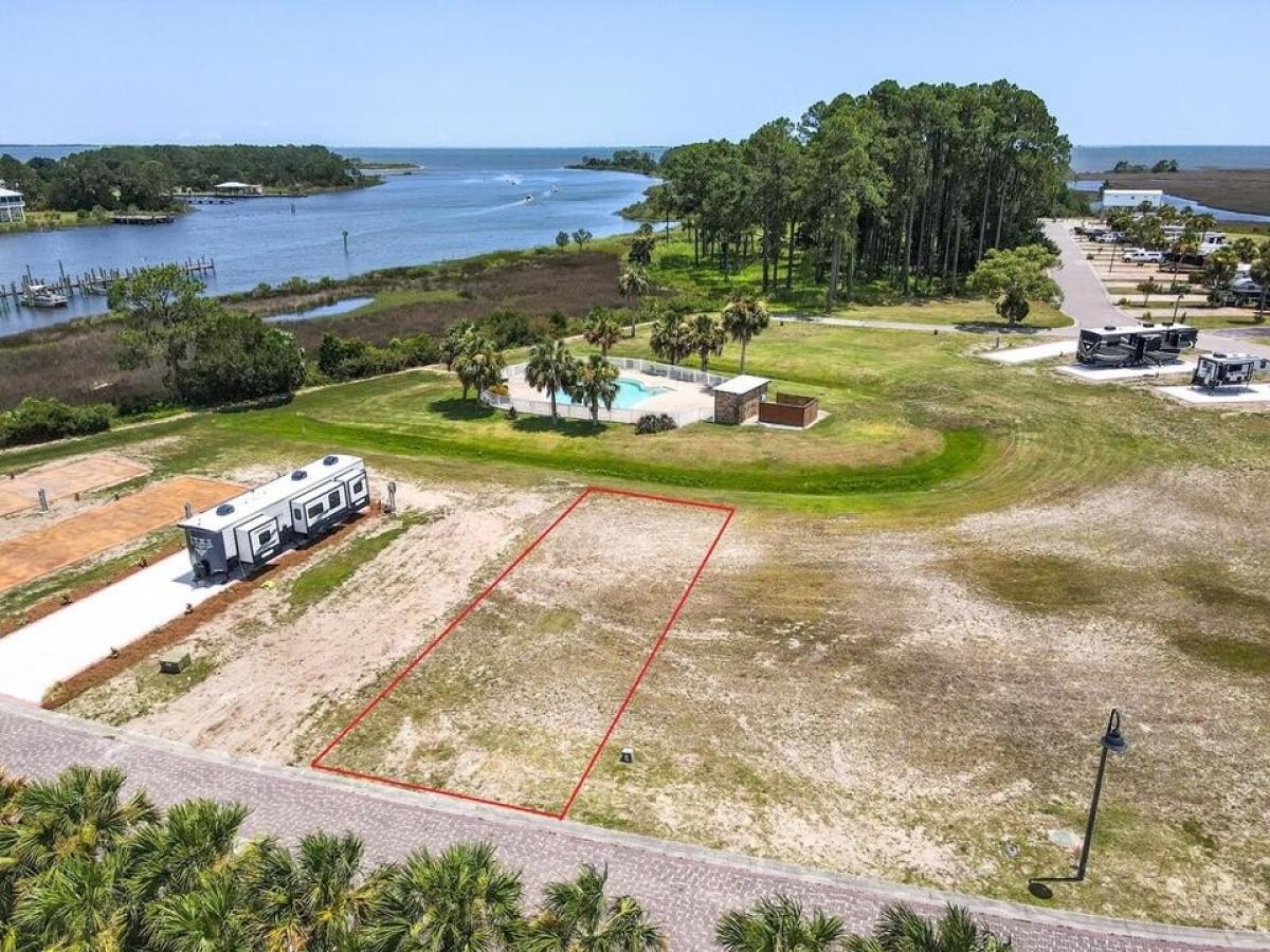 Picture of Residential Land For Sale in Carrabelle, Florida, United States