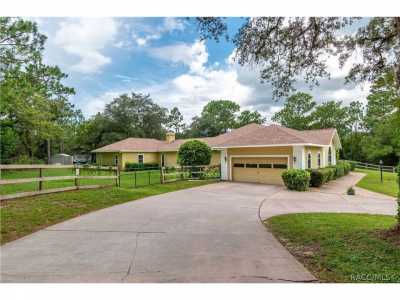 Home For Sale in Beverly Hills, Florida