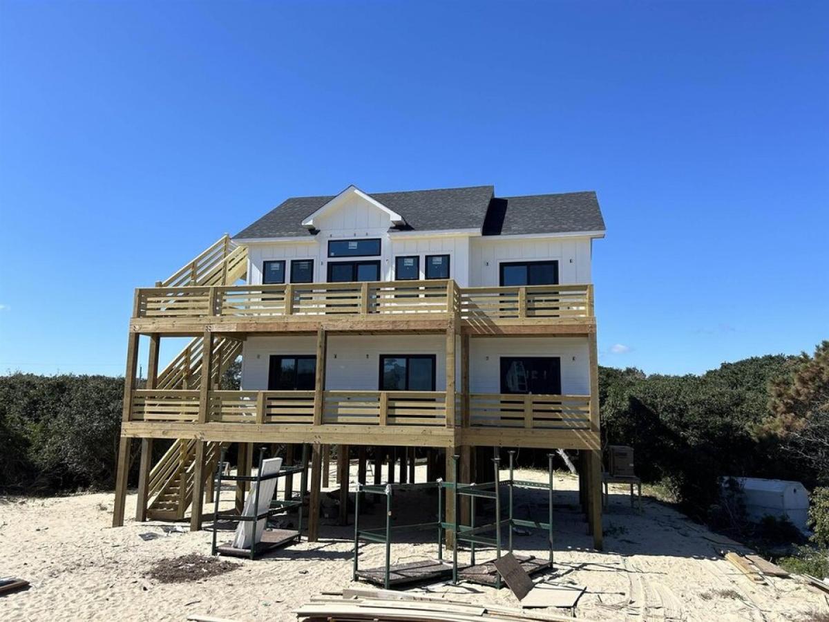 Picture of Home For Sale in Corolla, North Carolina, United States