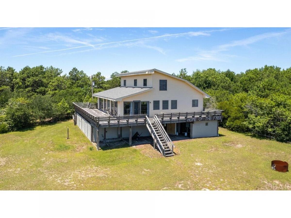 Picture of Home For Sale in Corolla, North Carolina, United States