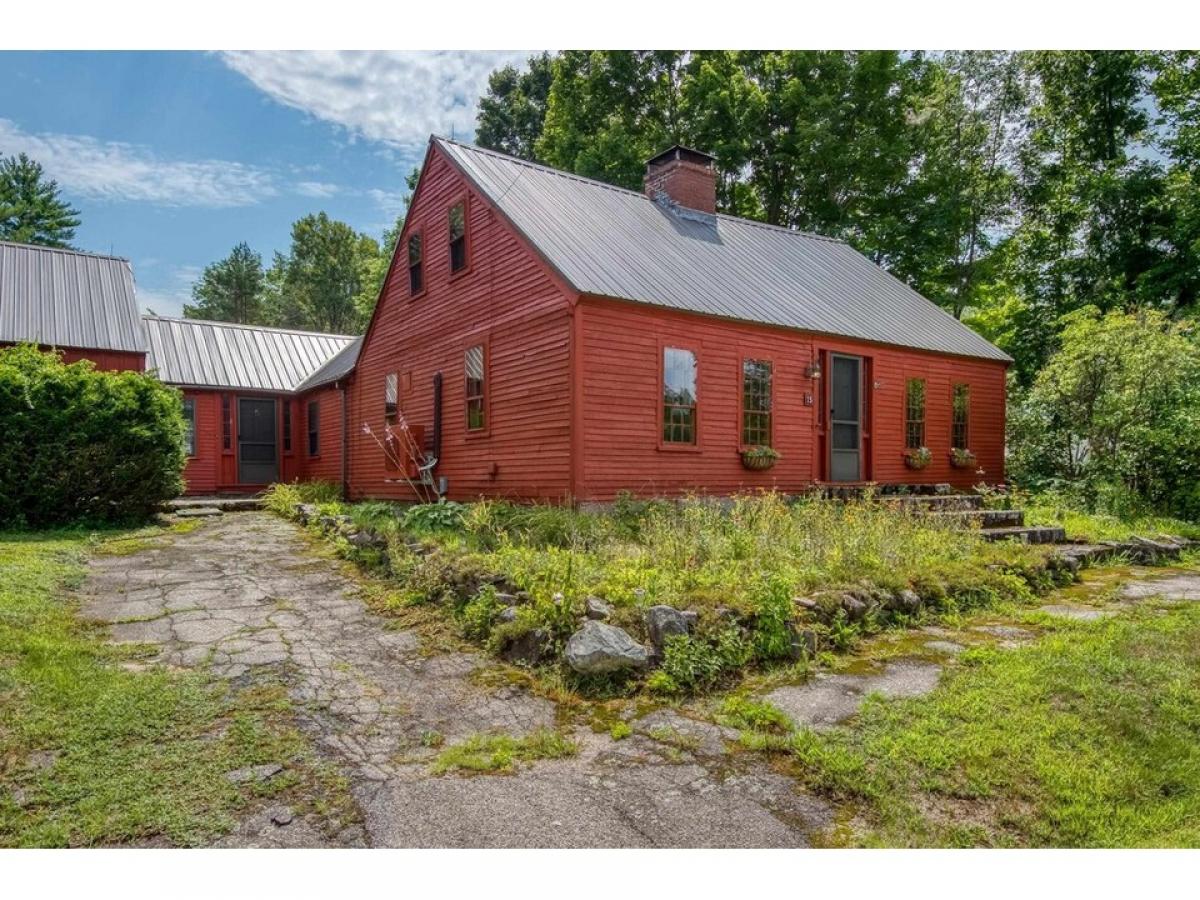 Picture of Home For Sale in Effingham, New Hampshire, United States