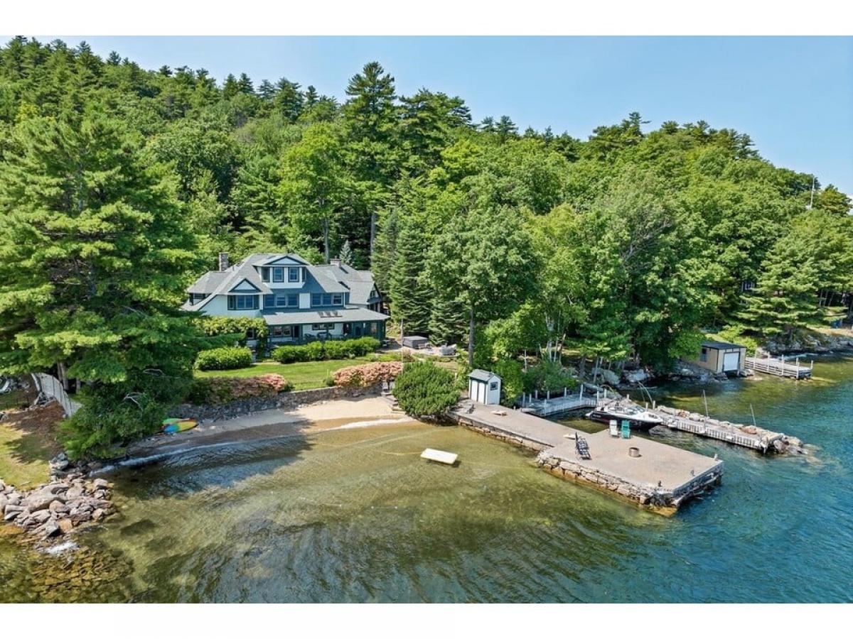 Picture of Home For Sale in Gilford, New Hampshire, United States