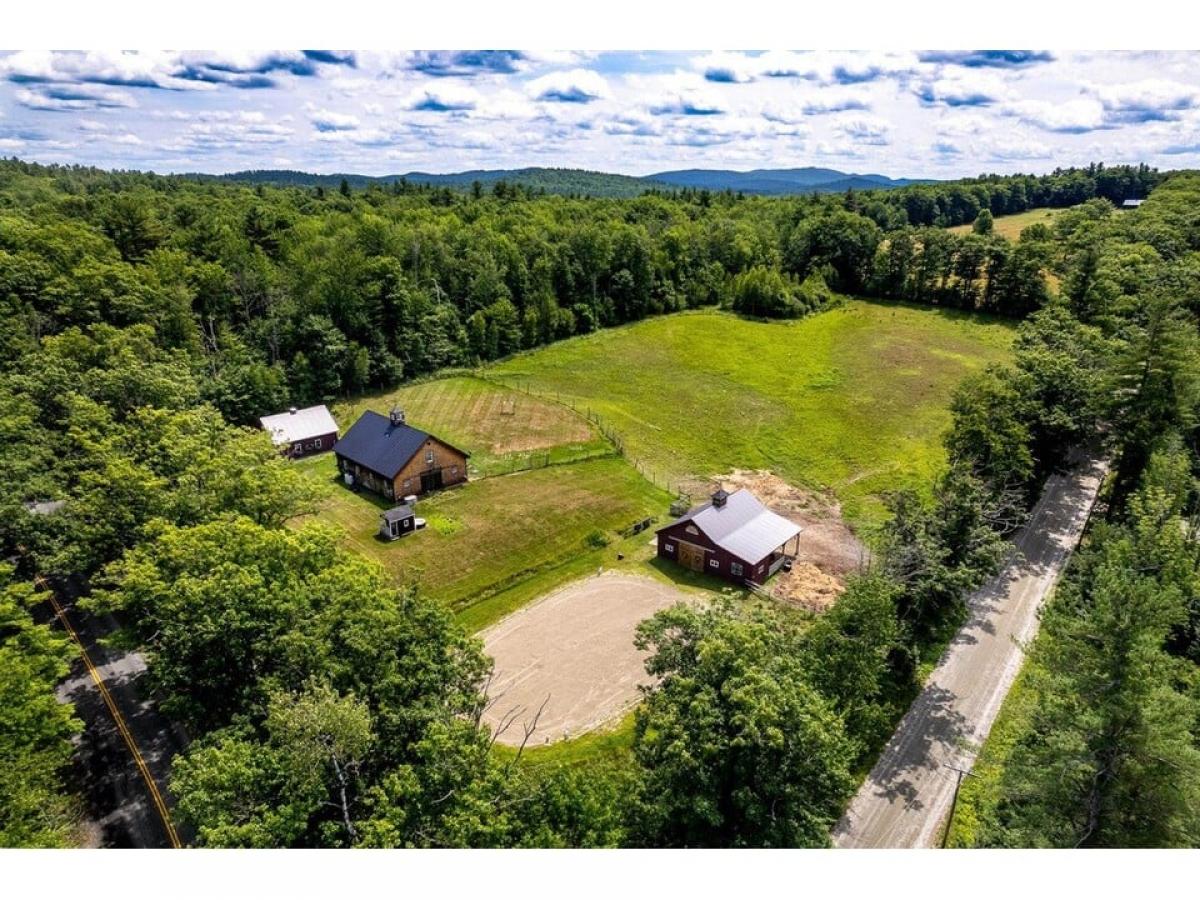 Picture of Home For Sale in Enfield, New Hampshire, United States