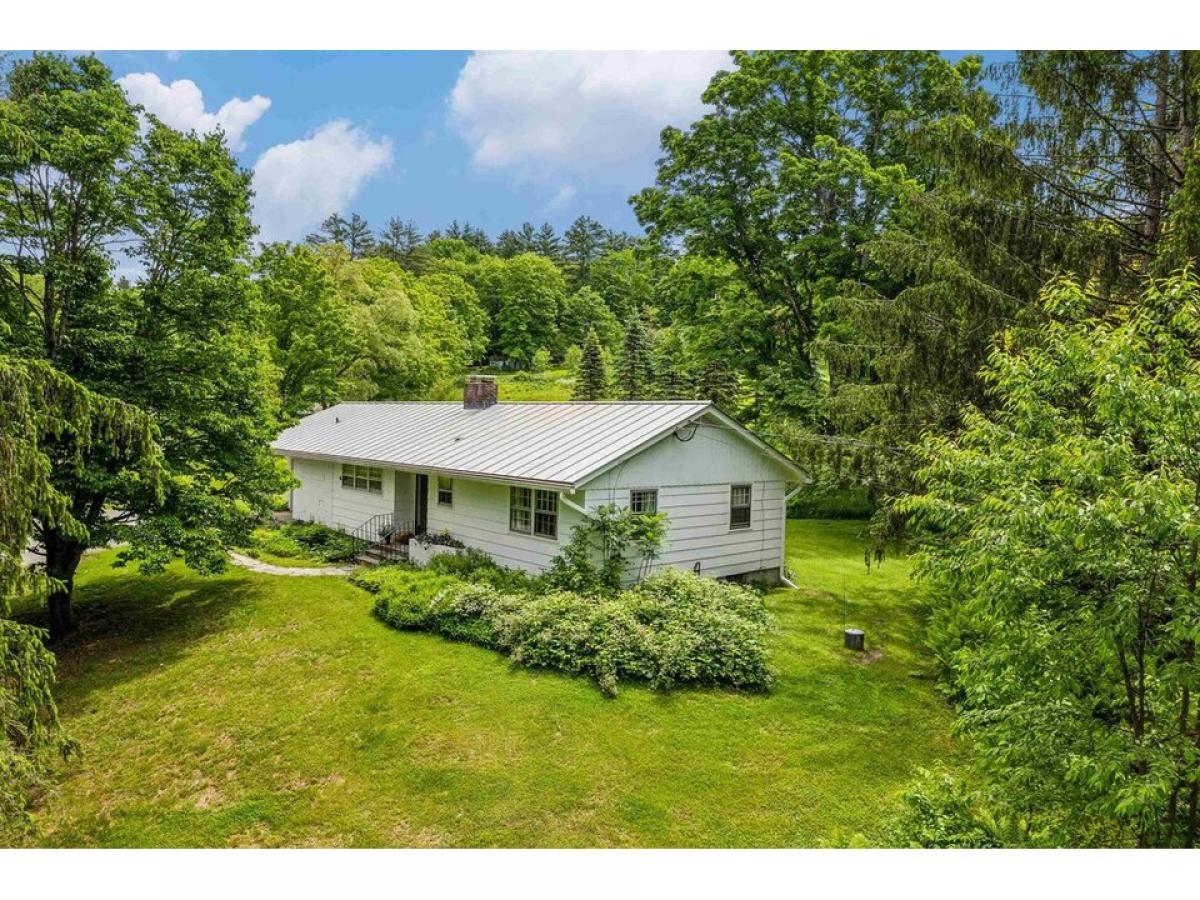 Picture of Home For Sale in Woodstock, Vermont, United States