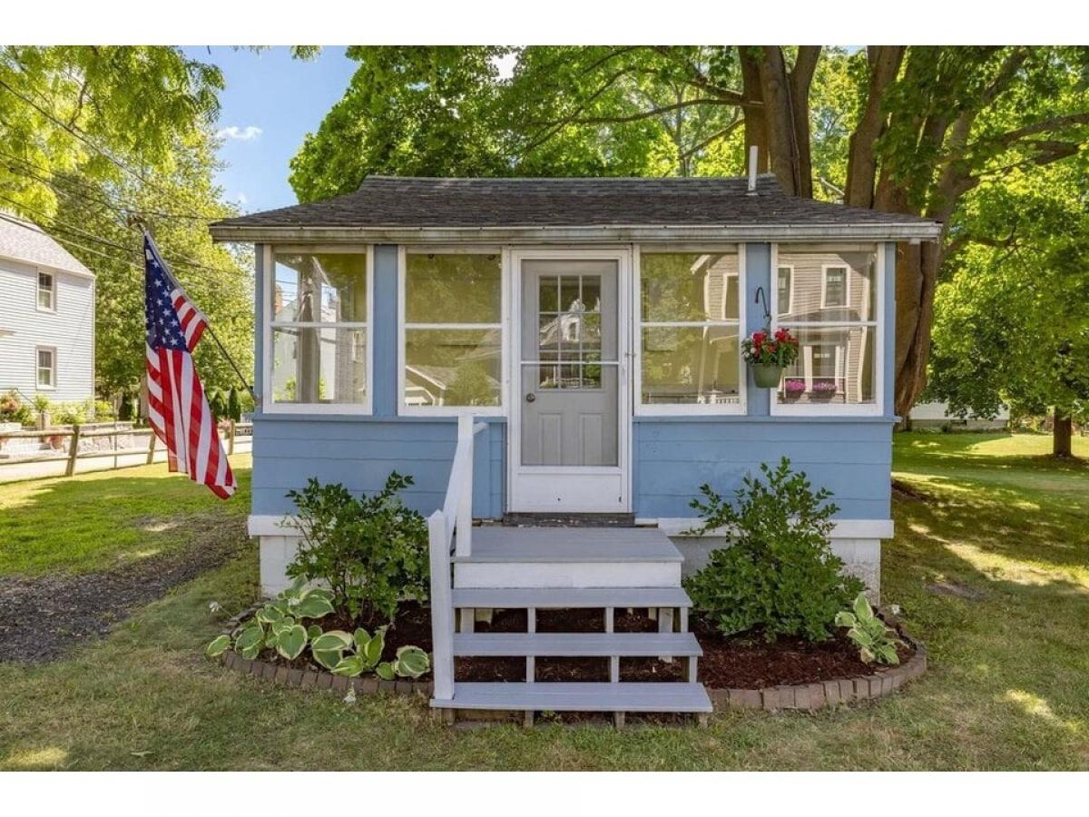 Picture of Home For Sale in Portsmouth, New Hampshire, United States