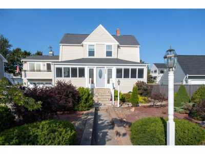 Home For Sale in Seabrook, New Hampshire