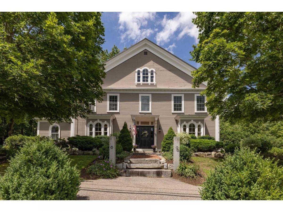 Picture of Home For Sale in Newfields, New Hampshire, United States