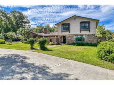 Home For Sale in Florahome, Florida