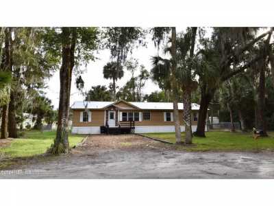 Home For Sale in Welaka, Florida