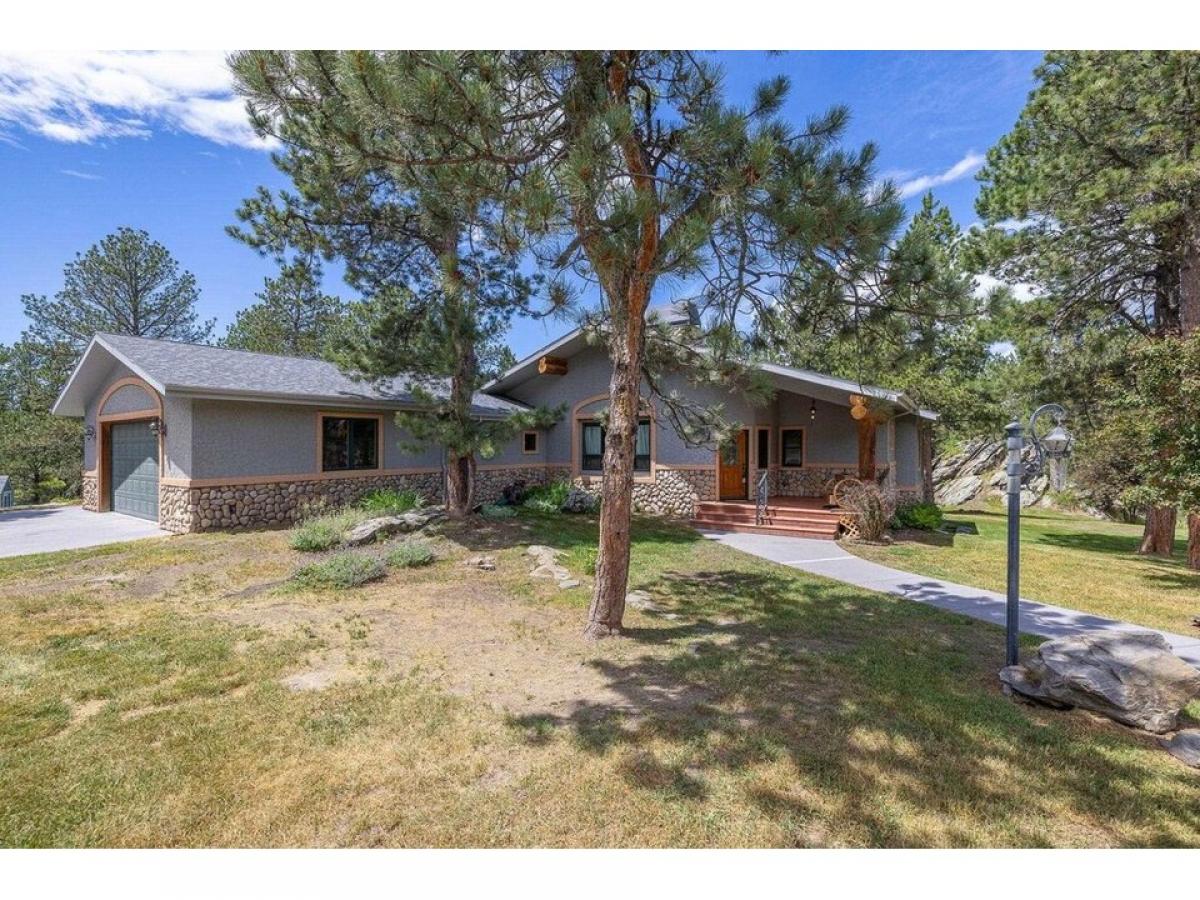 Picture of Home For Sale in Custer, South Dakota, United States