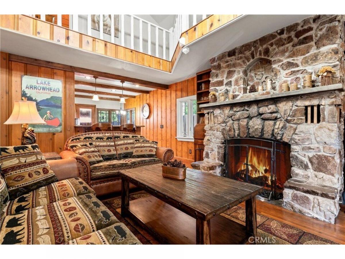 Picture of Home For Sale in Lake Arrowhead, California, United States