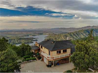 Home For Sale in Cedarpines Park, California